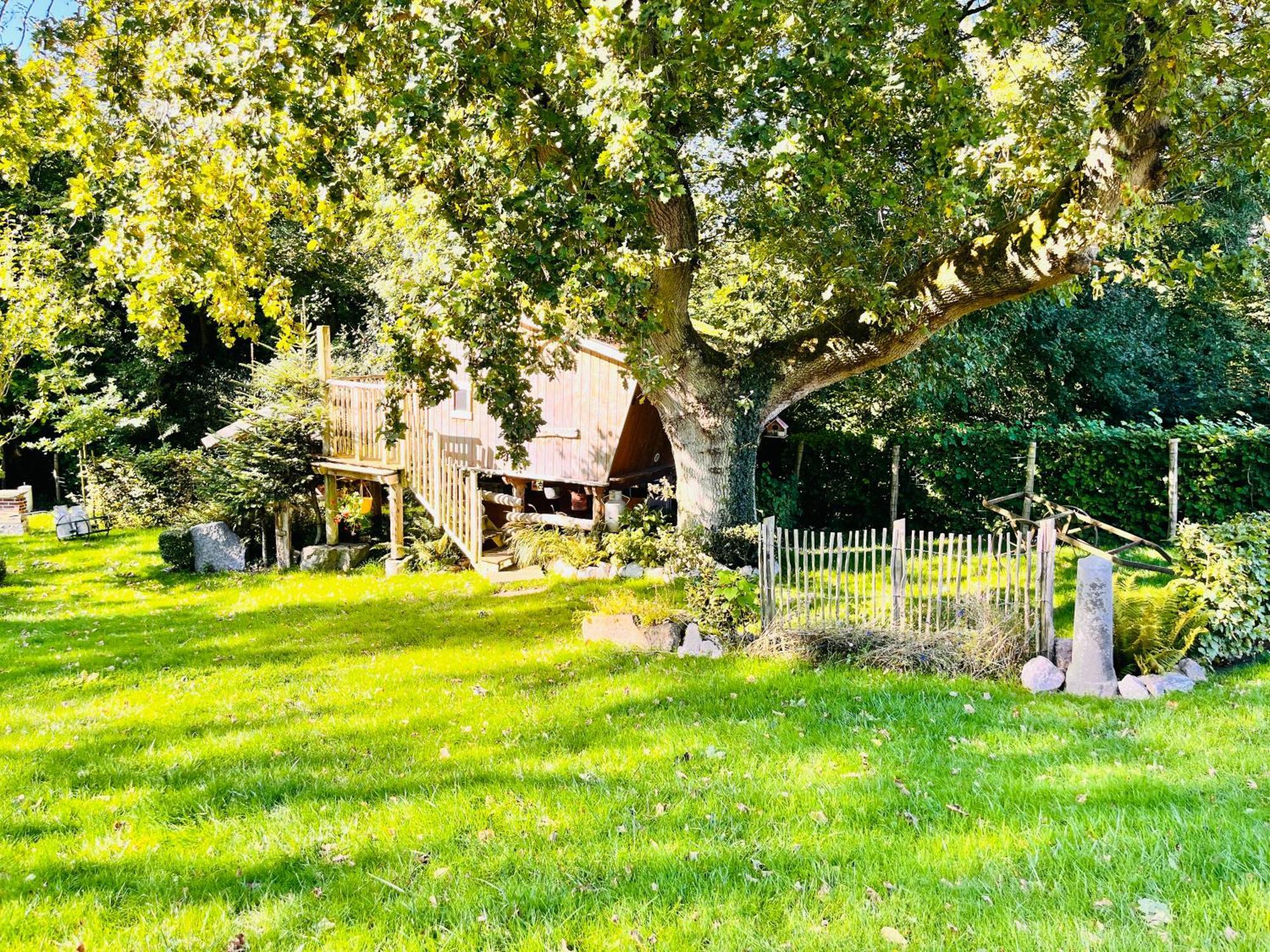 La Cabane Perchee Du Trappeur Écrainville Екстериор снимка