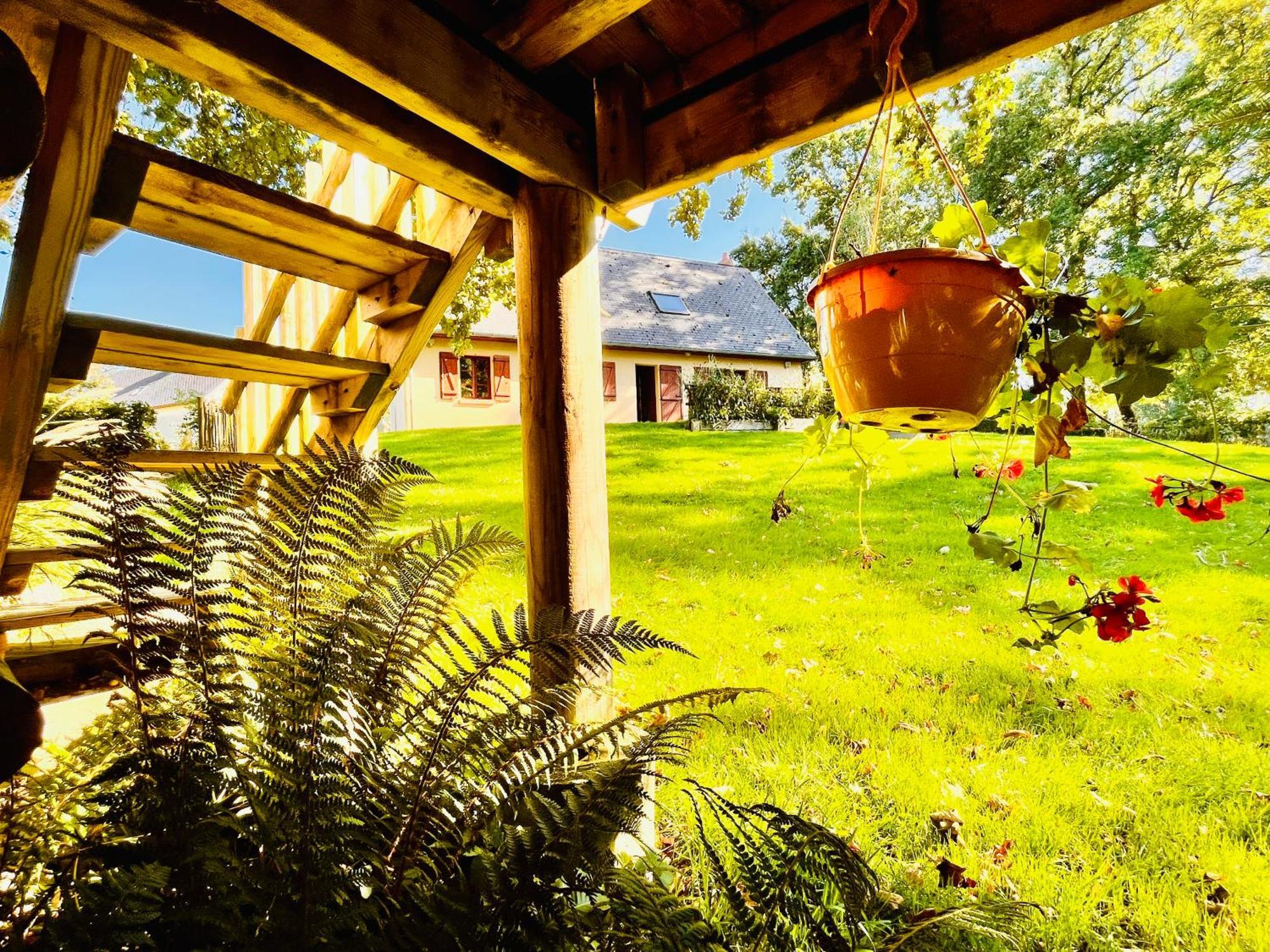 La Cabane Perchee Du Trappeur Écrainville Екстериор снимка