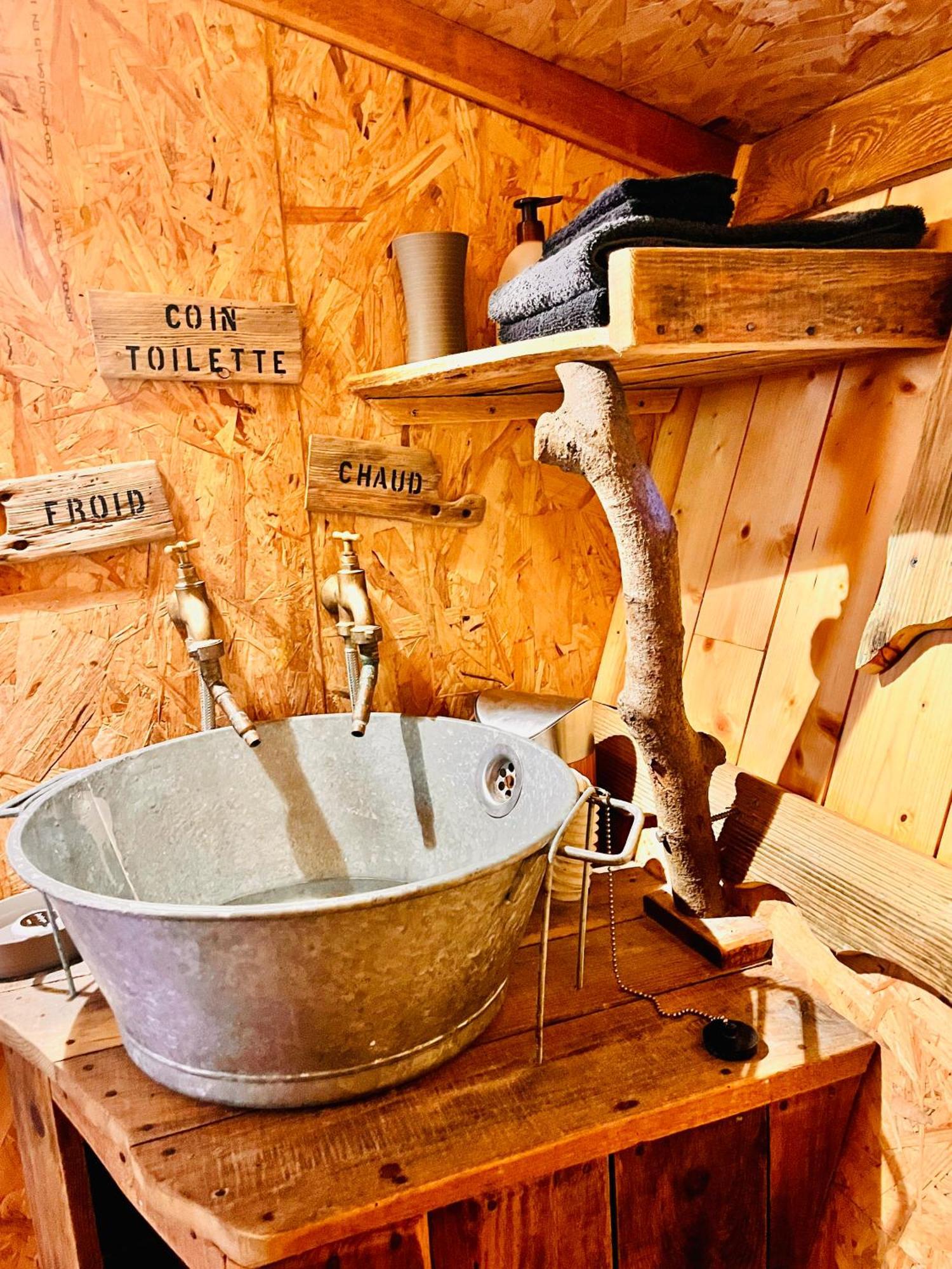 La Cabane Perchee Du Trappeur Écrainville Екстериор снимка
