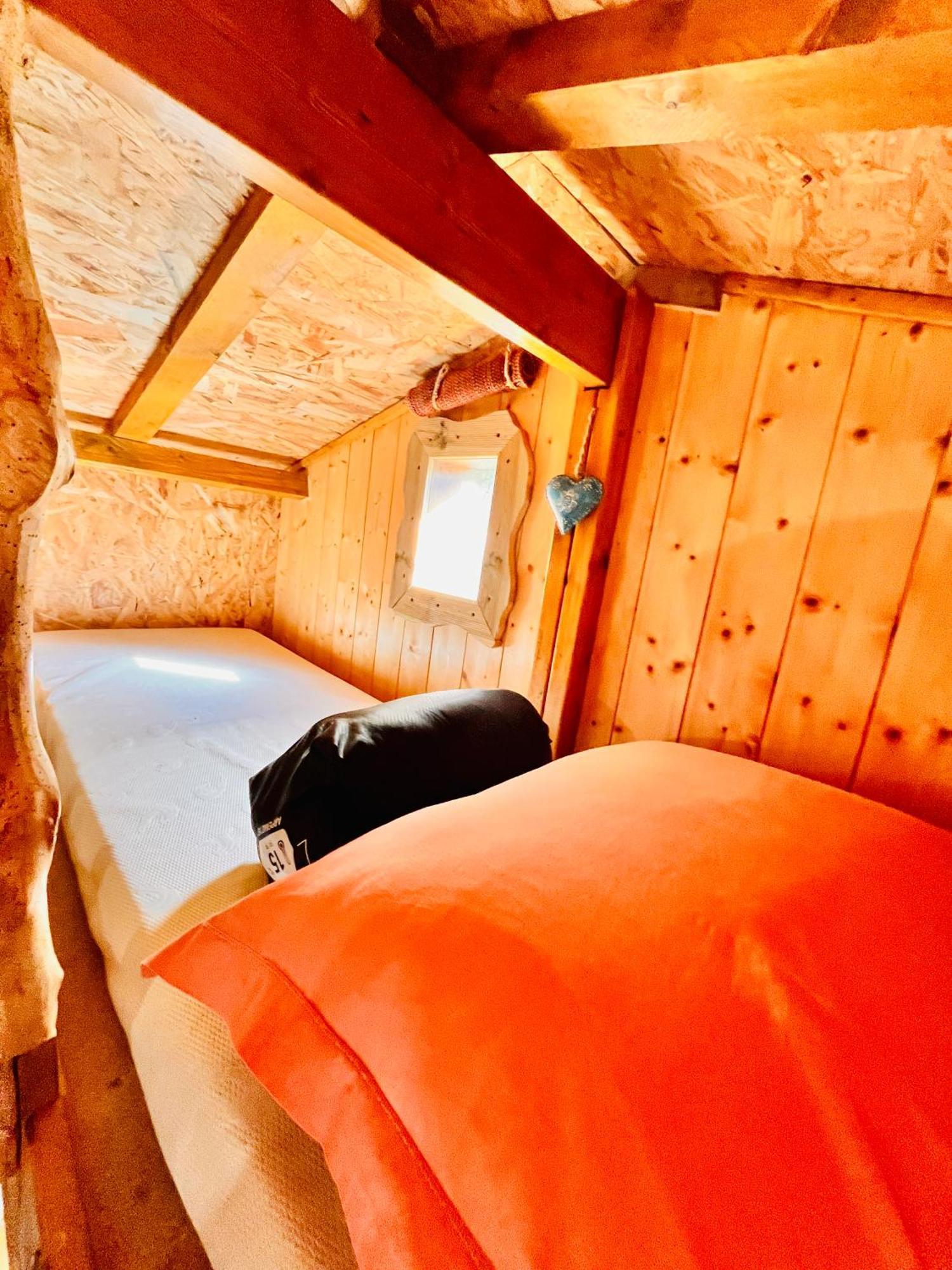 La Cabane Perchee Du Trappeur Écrainville Екстериор снимка
